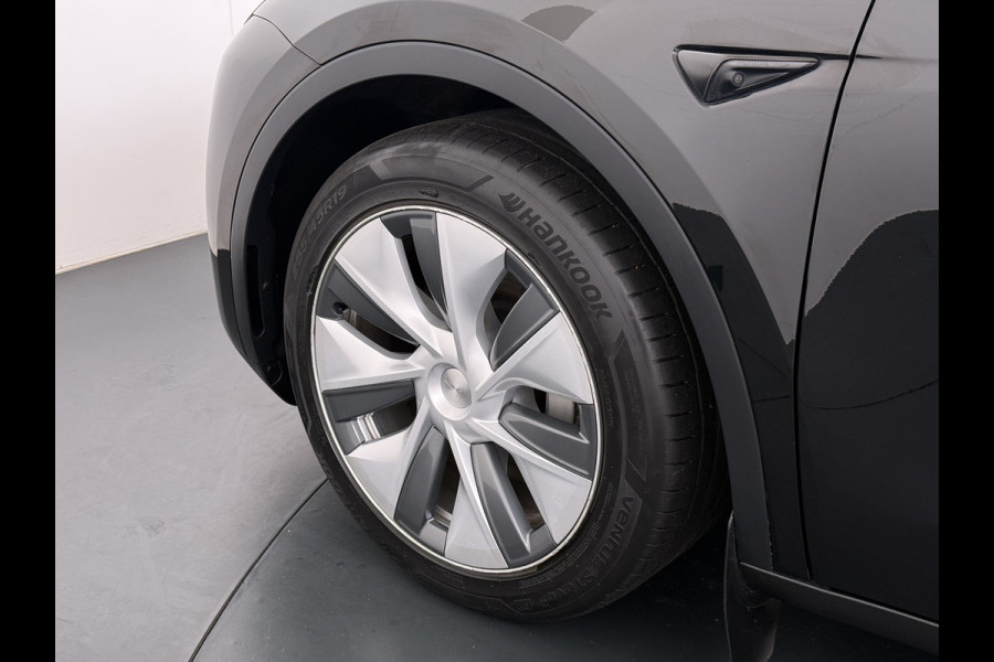 Tesla Model Y Long Range AWD 75kWh Warmtepomp Stoel+Stuur+Achterbankverwarming Premium Audio Leder Adap.Cruise Navi Camera's Ecc Keyless Voorv Elek.Achterklep AMD Ryzen™ Google Maps Dog+Kampeer modus Lmv 19" Led Privacy Glas Fabrieksgarantie op Accu en Motor tot 13-4-2031/192.000KM