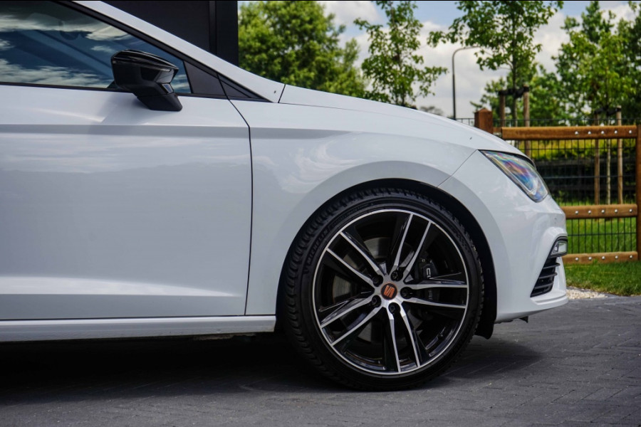 Seat Leon ST Cupra 300 4Drive Pano/DCC/ACC/Virtual/Beats