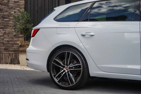 Seat Leon ST Cupra 300 4Drive Pano/DCC/ACC/Virtual/Beats