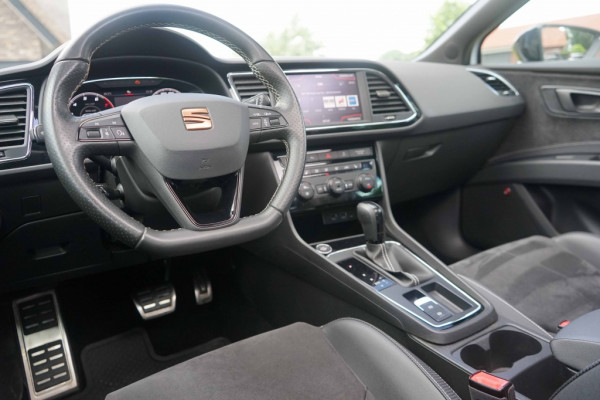Seat Leon ST Cupra 300 4Drive Pano/DCC/ACC/Virtual/Beats