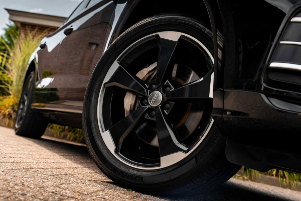 Audi Q5 50 TFSI e Quattro S Edition 300 PK Virtual Keyless Stoelverwarming Elek.Trekhaak 20''