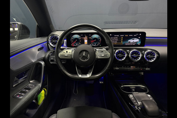 Mercedes-Benz CLA-Klasse 200 AMG Edition Pano Dodehoek Camera Sfeerver 19"