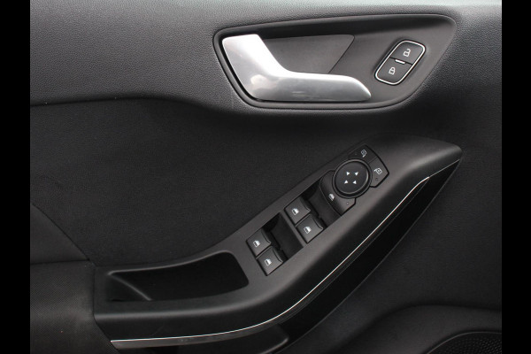Ford Fiesta 1.0 125pk Titanium Navigatie Climate control Led Parkeer sensoren Lichtmetalen velgen Cruise Control Stoelverwarming Bluetooth
