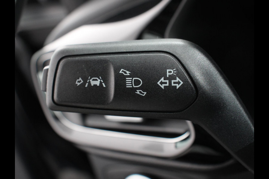 Ford Fiesta 1.0 125pk Titanium Navigatie Climate control Led Parkeer sensoren Lichtmetalen velgen Cruise Control Stoelverwarming Bluetooth