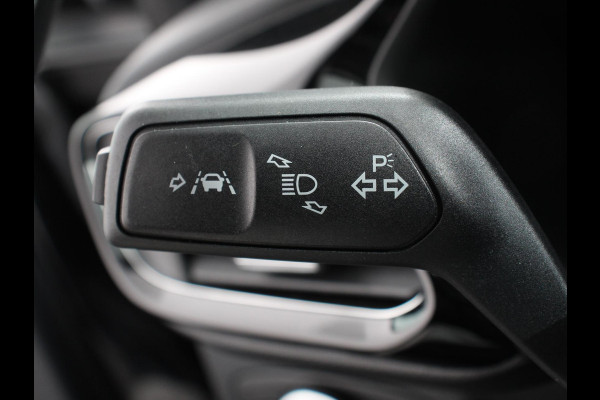 Ford Fiesta 1.0 125pk Titanium Navigatie Climate control Led Parkeer sensoren Lichtmetalen velgen Cruise Control Stoelverwarming Bluetooth
