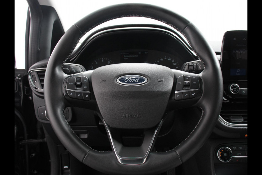 Ford Fiesta 1.0 125pk Titanium Navigatie Climate control Led Parkeer sensoren Lichtmetalen velgen Cruise Control Stoelverwarming Bluetooth