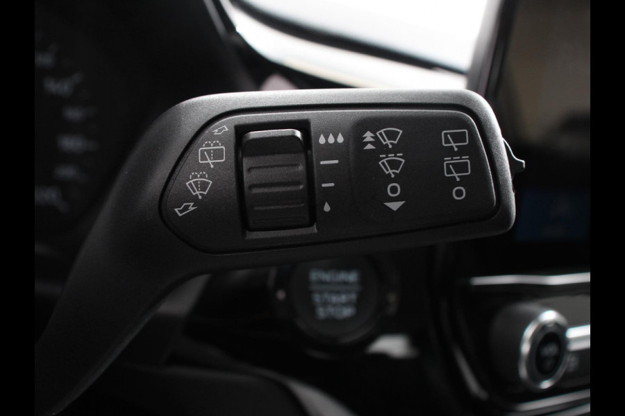 Ford Fiesta 1.0 125pk Titanium Navigatie Climate control Led Parkeer sensoren Lichtmetalen velgen Cruise Control Stoelverwarming Bluetooth