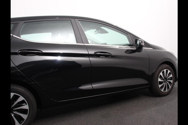 Ford Fiesta 1.0 125pk Titanium Navigatie Climate control Led Parkeer sensoren Lichtmetalen velgen Cruise Control Stoelverwarming Bluetooth