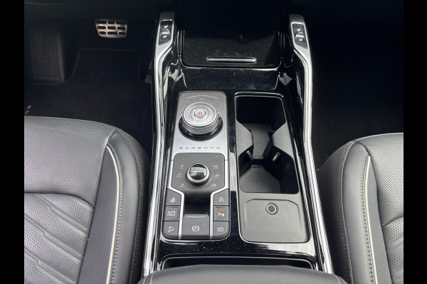 Kia Sorento 1.6 T-GDi Plug-in Hybrid 4WD ExecutiveLine 7p | Trekhaak | 360 Camera | Schuif/kantel Dak | Adaptief |