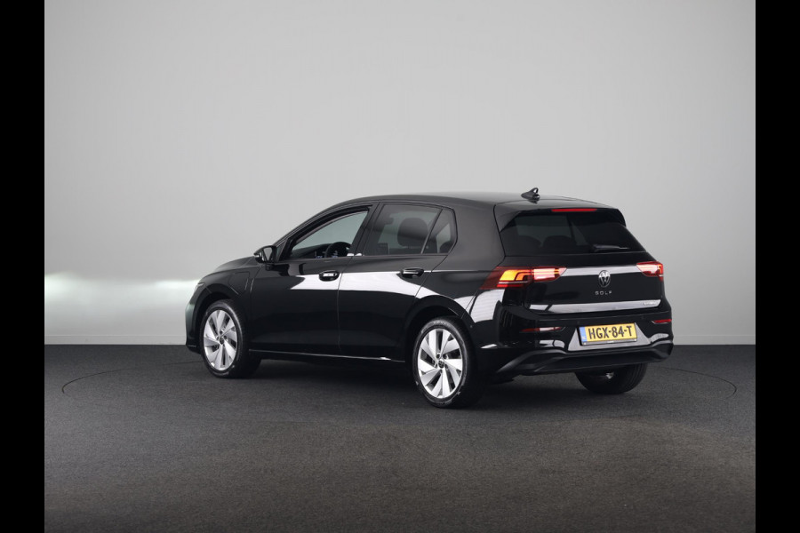 Volkswagen Golf 1.5 eHybrid Life Edition 204 pk Automaat (DSG) | Verlengde garantie | Navigatie | Parkeersensoren (Park assist) | Achteruitrijcamera | Autom. airco (3 zones) |