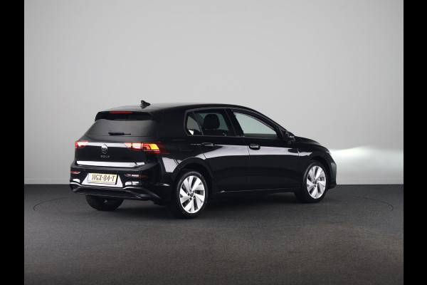Volkswagen Golf 1.5 eHybrid Life Edition 204 pk Automaat (DSG) | Verlengde garantie | Navigatie | Parkeersensoren (Park assist) | Achteruitrijcamera | Autom. airco (3 zones) |
