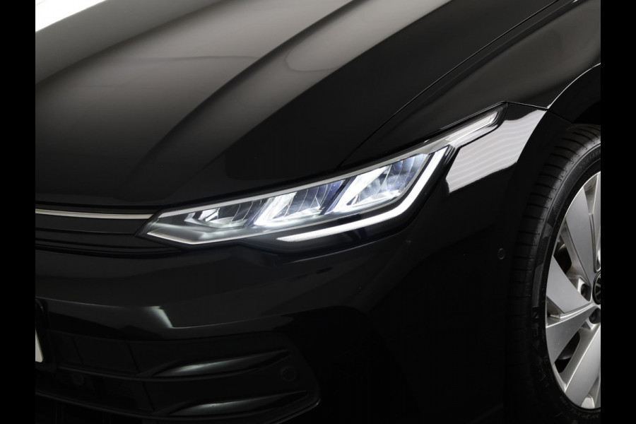 Volkswagen Golf 1.5 eHybrid Life Edition 204 pk Automaat (DSG) | Verlengde garantie | Navigatie | Parkeersensoren (Park assist) | Achteruitrijcamera | Autom. airco (3 zones) |