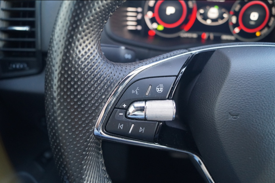 Škoda Karoq 1.5 TSI 150pk DSG Sportline Business -PANO-ECC-NAVI-