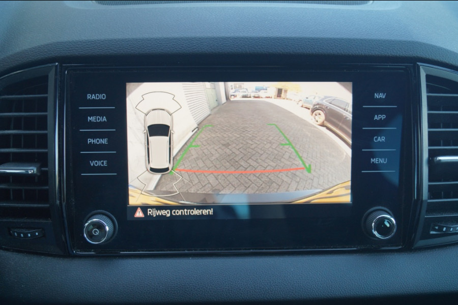 Škoda Karoq 1.5 TSI 150pk DSG Sportline Business -PANO-ECC-NAVI-