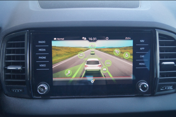 Škoda Karoq 1.5 TSI 150pk DSG Sportline Business -PANO-ECC-NAVI-