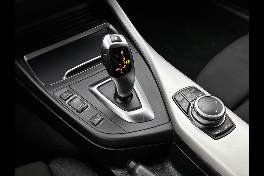 BMW 1-serie 118i Executive | 135PK | GOED ONDERH | ACTERCAM | STOELVERW | AIRCO |
