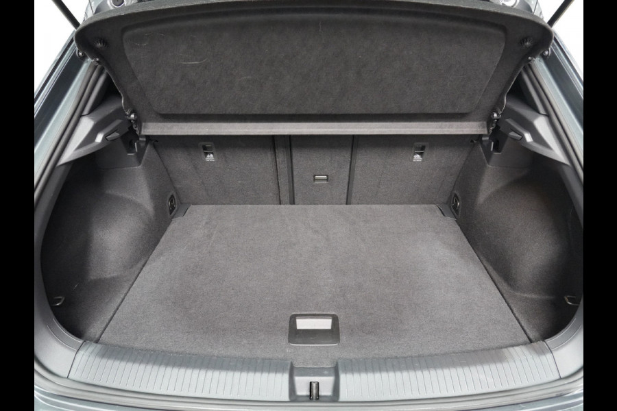 Volkswagen T-Roc 1.5 150pk DSG TSI R-Line | Camera | Virtual Cockpit | ACC | Full-LED | Carplay