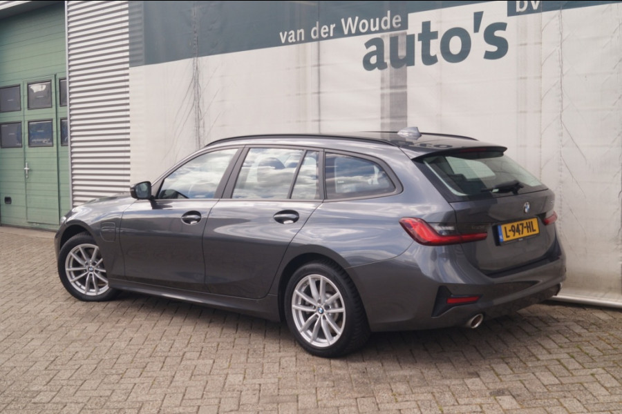 BMW 3 Serie Touring 320e PHEV Business Edition Plus -LEER-ECC-NAVI-