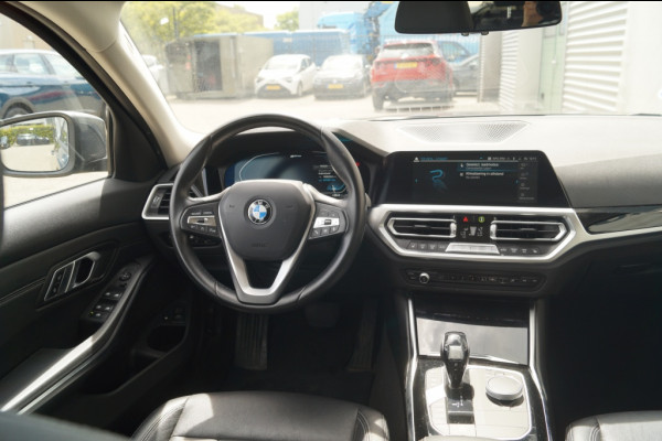 BMW 3 Serie Touring 320e PHEV Business Edition Plus -LEER-ECC-NAVI-