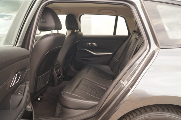 BMW 3 Serie Touring 320e PHEV Business Edition Plus -LEER-ECC-NAVI-