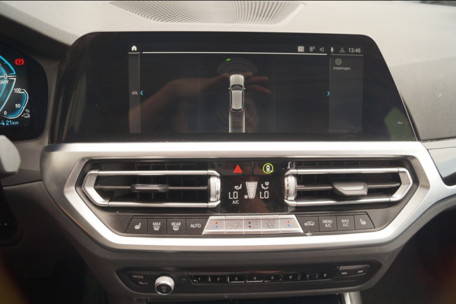 BMW 3 Serie Touring 320e PHEV Business Edition Plus -LEER-ECC-NAVI-