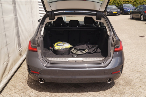 BMW 3 Serie Touring 320e PHEV Business Edition Plus -LEER-ECC-NAVI-