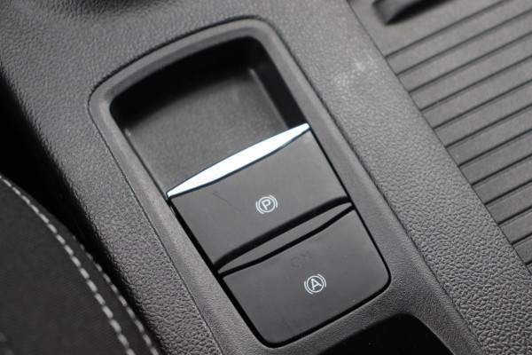 Ford FOCUS Wagon 1.0 EcoBoost Hybrid Titanium Style org.NL carplay LED
