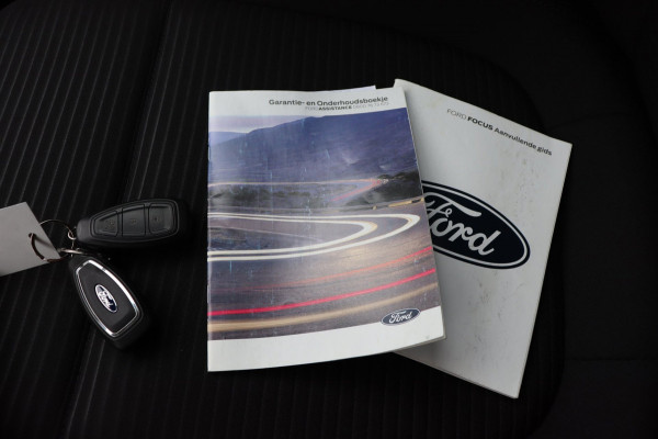 Ford FOCUS Wagon 1.0 EcoBoost Hybrid Titanium Style org.NL carplay LED