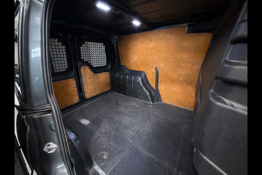 Volkswagen Caddy Cargo 2.0 TDI Comfort Trekhaak Camera Apple Carplay Android Auto Cruise Control Parkeersensoren Achterdeuren Zijschuifdeur Airco Bluetooth Side Bar