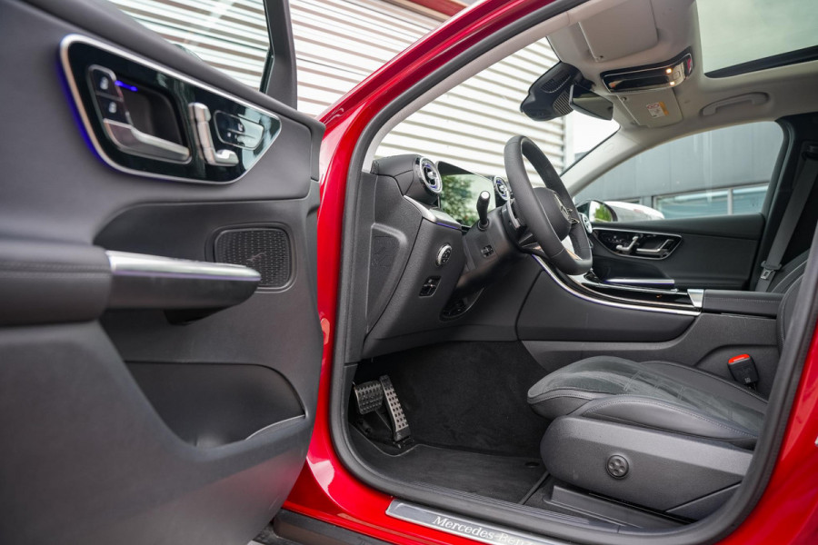 Mercedes-Benz GLC Coupé 400e 4MATIC AMG Line Schuifdak Ambient Trekhaak Leer 360 Camera Memory ACC