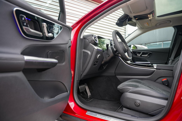 Mercedes-Benz GLC Coupé 400e 4MATIC AMG Line Schuifdak Ambient Trekhaak Leer 360 Camera Memory ACC