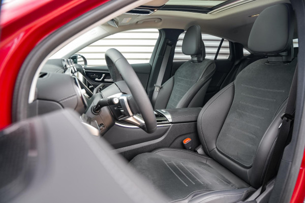 Mercedes-Benz GLC Coupé 400e 4MATIC AMG Line Schuifdak Ambient Trekhaak Leer 360 Camera Memory ACC