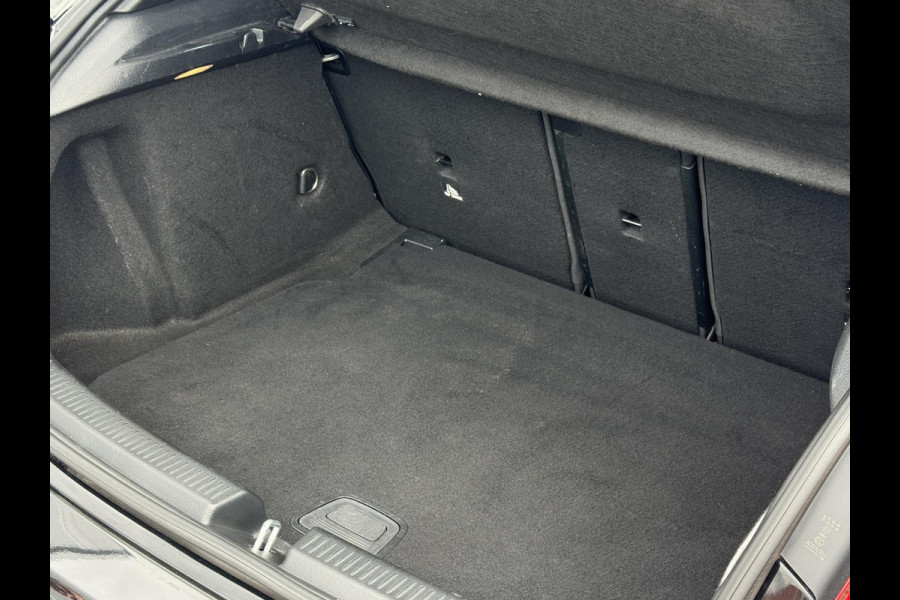 Mercedes-Benz A-Klasse 200 Business Solution AMG Night Upgrade PANODAK | BURMEISTER | MEMORY | SFEER