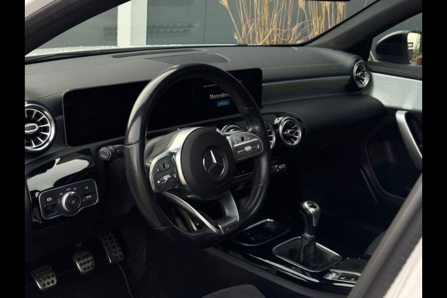 Mercedes-Benz A-Klasse 200 AMG Edition 1 | Pano | Ambilight | LED