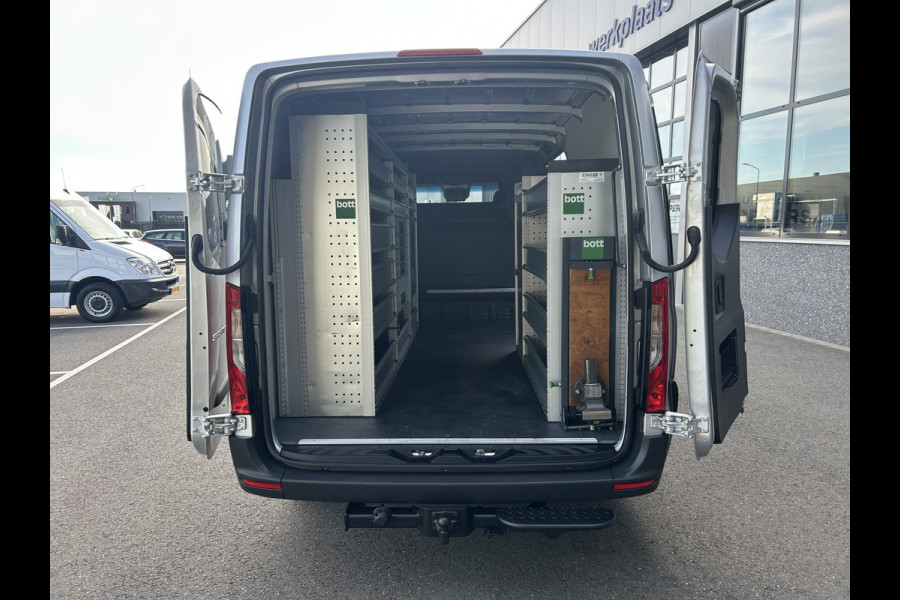 Mercedes-Benz Sprinter 315 CDI L2 H1 RWD 3500KG Trekhaak / BOTT Inrichting / MBUX 10.25 / Navigatie / Cruise control / Airco / 270 Graden achterdeuren