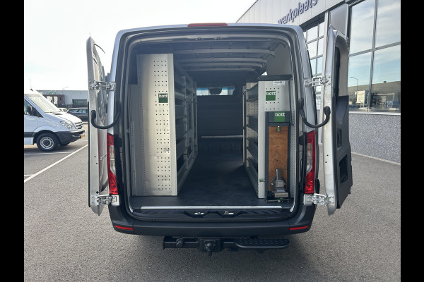 Mercedes-Benz Sprinter 315 CDI L2 H1 RWD 3500KG Trekhaak / BOTT Inrichting / MBUX 10.25 / Navigatie / Cruise control / Airco / 270 Graden achterdeuren
