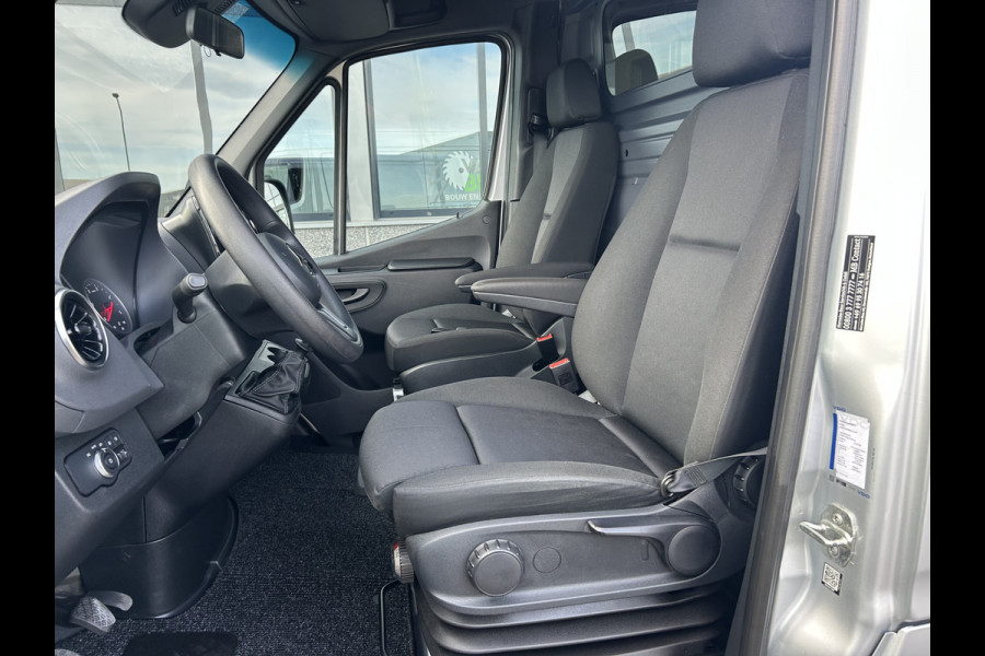 Mercedes-Benz Sprinter 315 CDI L2 H1 RWD 3500KG Trekhaak / BOTT Inrichting / MBUX 10.25 / Navigatie / Cruise control / Airco / 270 Graden achterdeuren