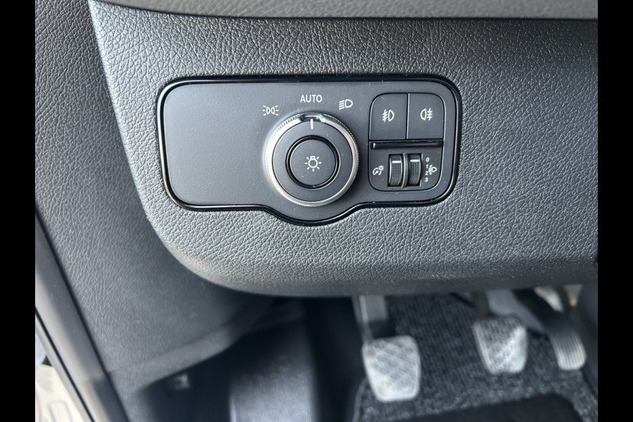 Mercedes-Benz Sprinter 315 CDI L2 H1 RWD 3500KG Trekhaak / BOTT Inrichting / MBUX 10.25 / Navigatie / Cruise control / Airco / 270 Graden achterdeuren