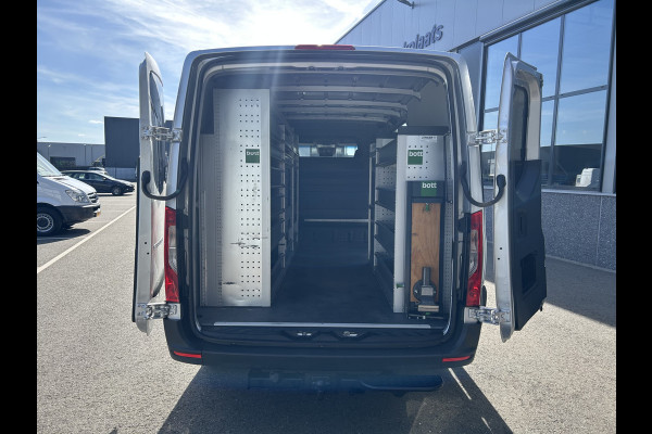 Mercedes-Benz Sprinter 315 CDI L2 H1 RWD 3500KG Trekhaak / BOTT Inrichting / MBUX 10.25 / Navigatie / Cruise control / Airco / 270 Graden achterdeuren
