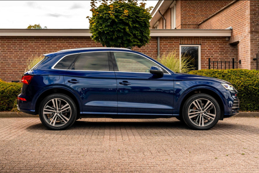 Audi Q5 55 TFSI e Quattro Competition 3x S-Line 367 PK Pano Virtual Keyless Camera 20''