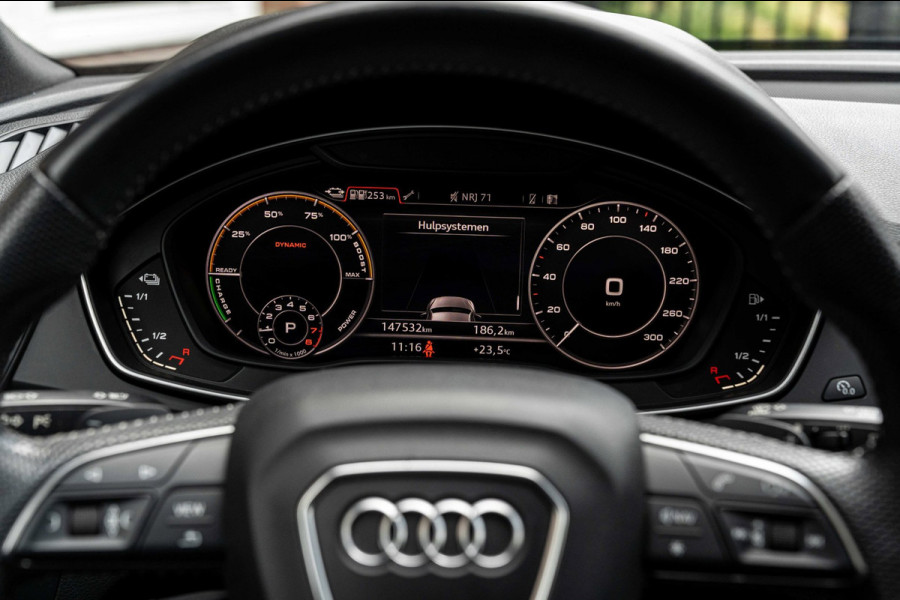 Audi Q5 55 TFSI e Quattro Competition 3x S-Line 367 PK Pano Virtual Keyless Camera 20''