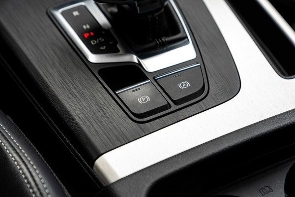 Audi Q5 55 TFSI e Quattro Competition 3x S-Line 367 PK Pano Virtual Keyless Camera 20''
