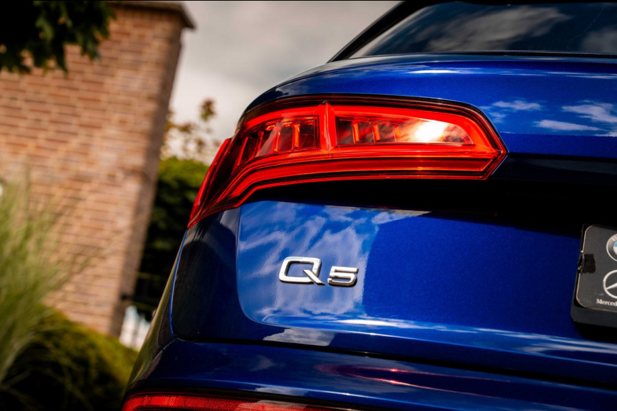 Audi Q5 55 TFSI e Quattro Competition 3x S-Line 367 PK Pano Virtual Keyless Camera 20''