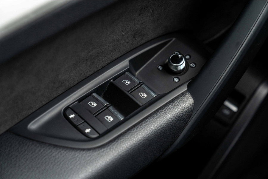 Audi Q5 55 TFSI e Quattro Competition 3x S-Line 367 PK Pano Virtual Keyless Camera 20''