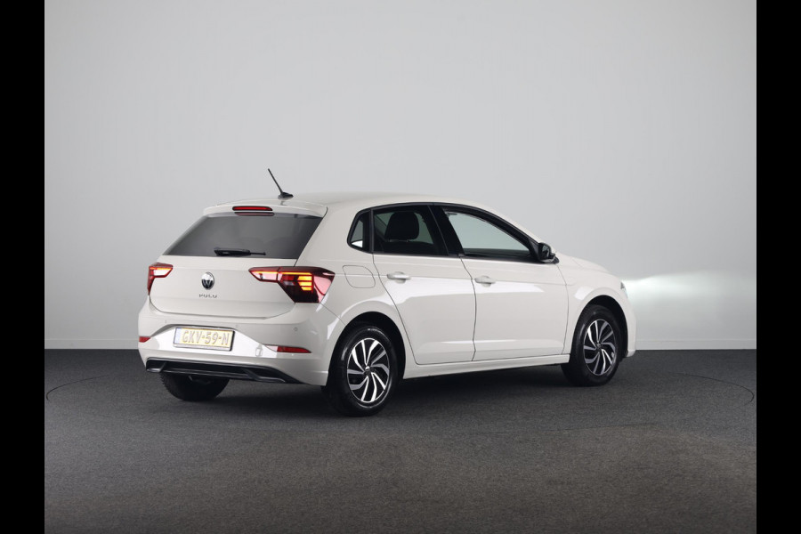 Volkswagen Polo 1.0 TSI Life Edition 95 pk | Verlengde garantie | Navigatie | Parkeersensoren achter | Achteruitrijcamera | Adaptieve cruise control |