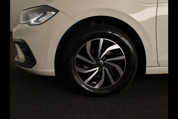 Volkswagen Polo 1.0 TSI Life Edition 95 pk | Verlengde garantie | Navigatie | Parkeersensoren achter | Achteruitrijcamera | Adaptieve cruise control |