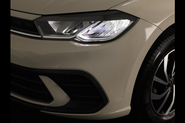 Volkswagen Polo 1.0 TSI Life Edition 95 pk | Verlengde garantie | Navigatie | Parkeersensoren achter | Achteruitrijcamera | Adaptieve cruise control |