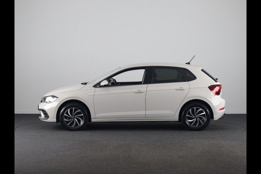Volkswagen Polo 1.0 TSI Life Edition 95 pk | Verlengde garantie | Navigatie | Parkeersensoren achter | Achteruitrijcamera | Adaptieve cruise control |