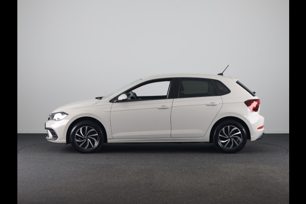 Volkswagen Polo 1.0 TSI Life Edition 95 pk | Verlengde garantie | Navigatie | Parkeersensoren achter | Achteruitrijcamera | Adaptieve cruise control |