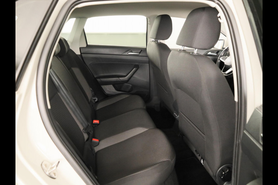 Volkswagen Polo 1.0 TSI Life Edition 95 pk | Verlengde garantie | Navigatie | Parkeersensoren achter | Achteruitrijcamera | Adaptieve cruise control |